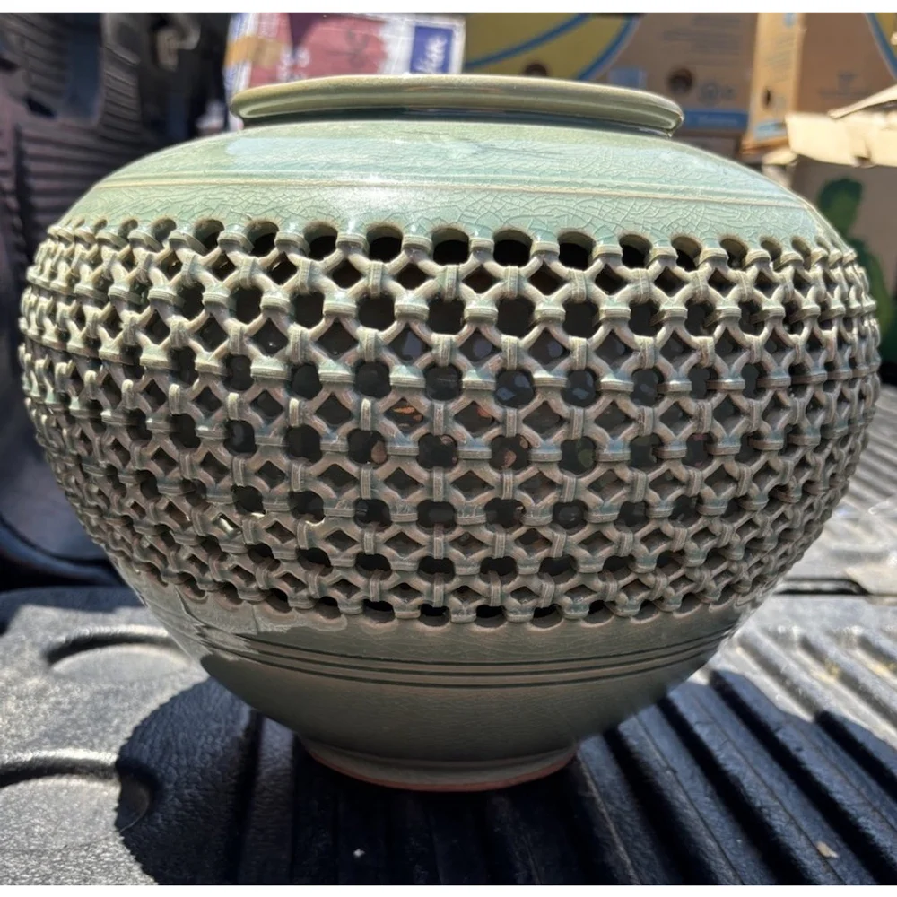 Rare Beautiful Old vase openwork vase crockery named antique